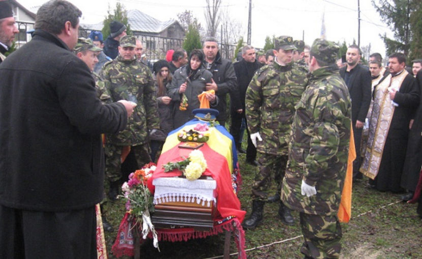  - MILITARI CAZUȚI LA DATORIE