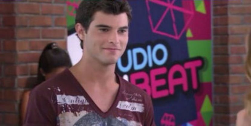 102925349_UIUHOXK - 05 Diego