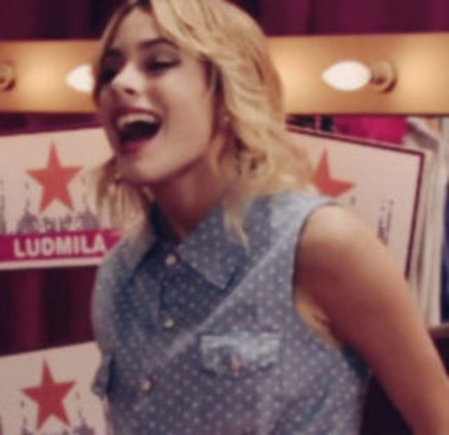 102932230_YAMMYMI3 - 01a Violetta - pmv - 2