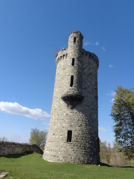 turnul de apa de pe domeniul familiei Cantacuzino - Pe dealurile din Filipestii de Padure