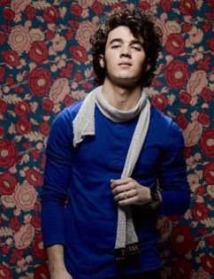 profiles_jonas6_4059_812776_media_xlarge