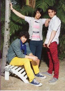 profiles_jonasbrothers1212192006_5721_704422_media_xlarge