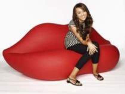 10034716_EVGGCXIMN - miley-hannah