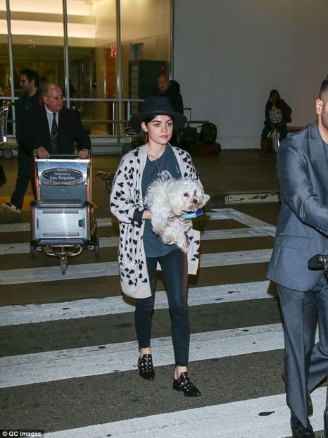 3BC69FBF00000578-0-image-a-35_1483388539347 - lucy hale