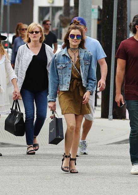 Lucy-Hale-Feet-2260577 - lucy hale