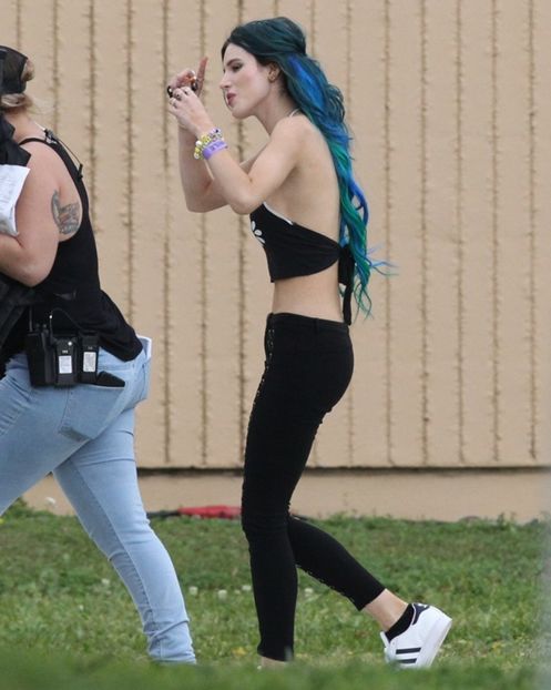 FFN_vcv_52337888 - bella thorne