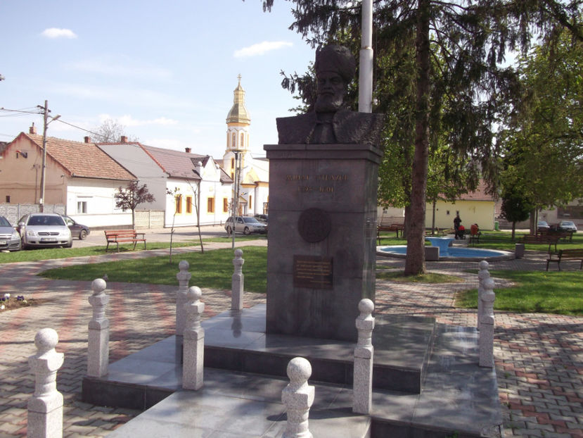 alt monument in parc - Sarbatoarea Pastelui_2017