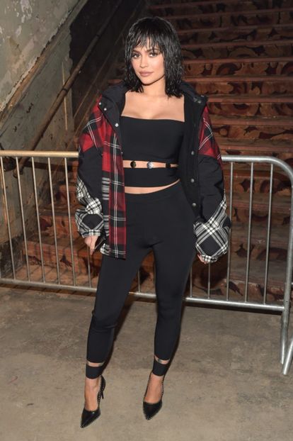 kylie-jenner-nyfw-21317-3-1487011510-640x961 - kylie jenner