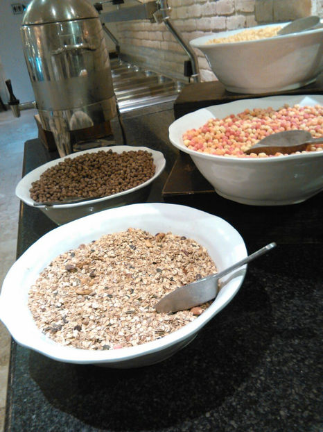 imagini cu mancarea din primele doua seri luate in Tiberias - poze de pe telefon