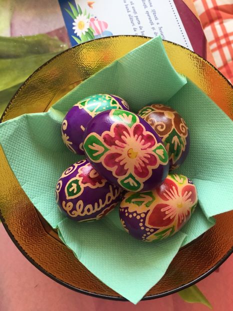  - Haine și jucării lucrate manual