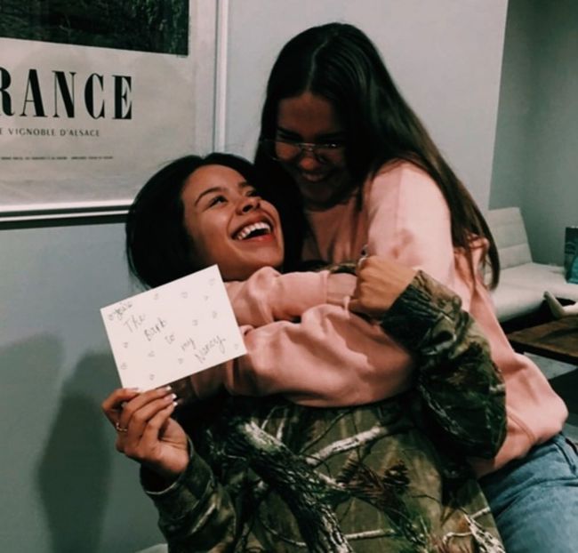 large (19) - maia mitchelle e