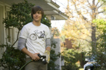 10902834_GLNLXQFGH - Zac Efron