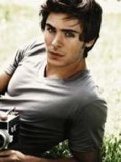 10902836_GOYSRPFWJ - Zac Efron