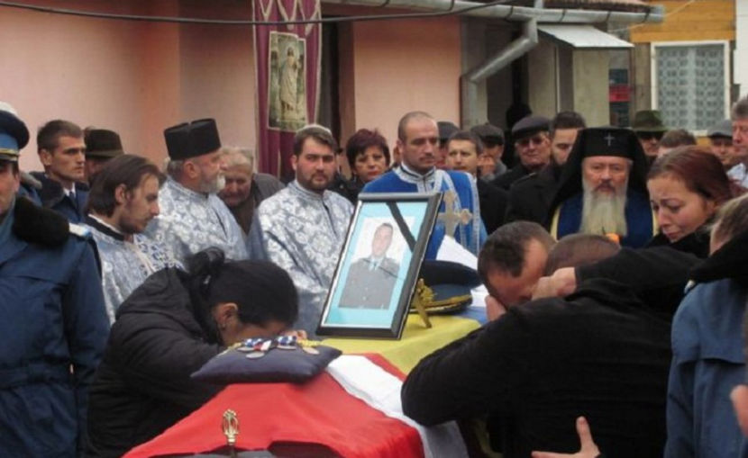  - MILITARI CAZUȚI LA DATORIE