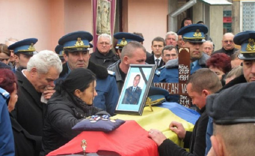  - MILITARI CAZUȚI LA DATORIE