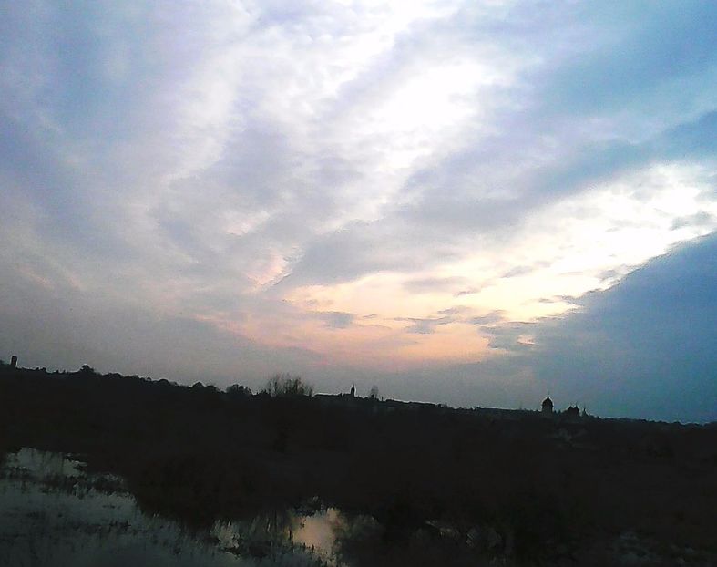 Nuovo_1_Photo4351 - Norii deasupra orasului