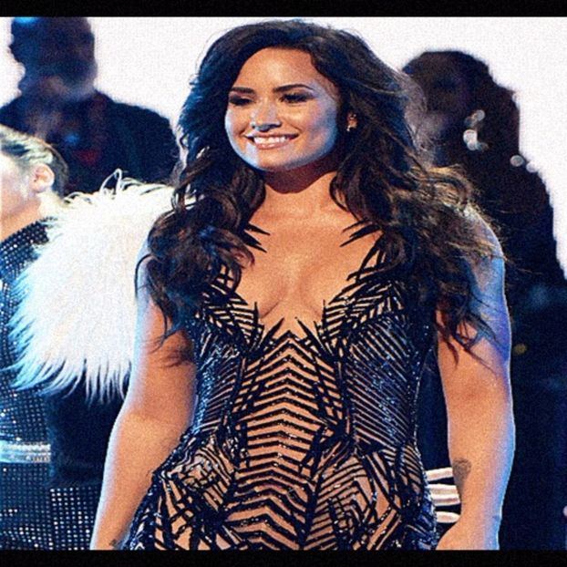 ◤Music gets me through everything◢ 　　　　┋1 MAI 2017 ♡ - get lost in what you love challnge