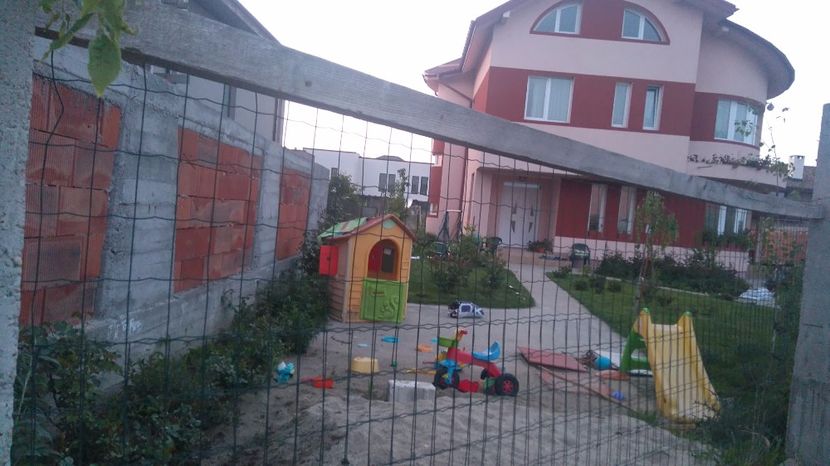 Ultima zidin aprilie - Diverse