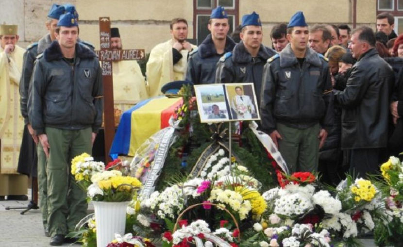  - MILITARI CAZUȚI LA DATORIE