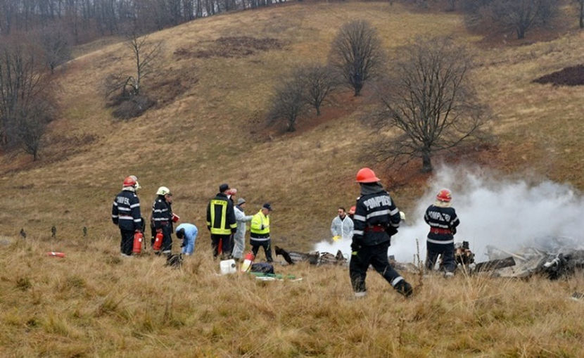 ale elicopterului și echipajului său... - MILITARI CAZUȚI LA DATORIE