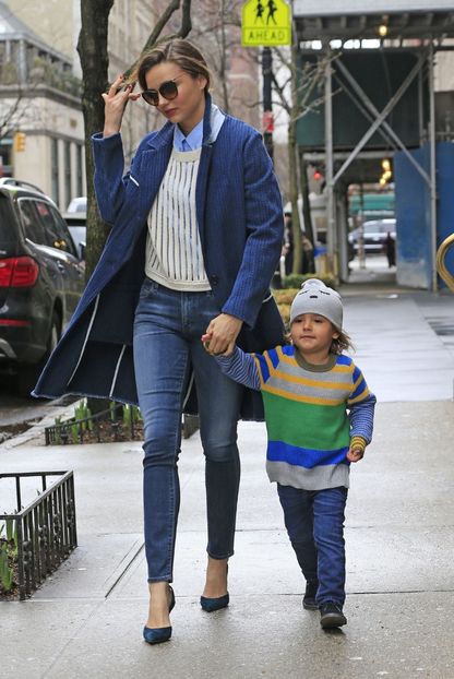 miranda-kerr-and-son-flynn-head-to-central-park-for-a-walk-3 - miranda kerr