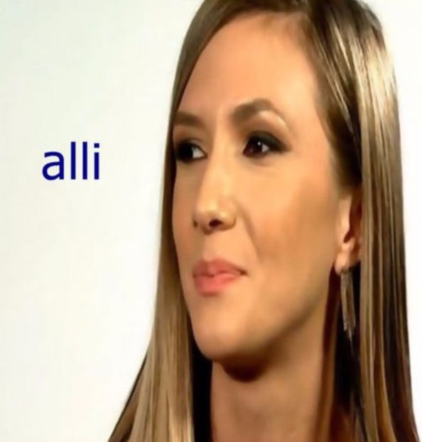 102387396_AZTUSGO3 - raluca - viata reala