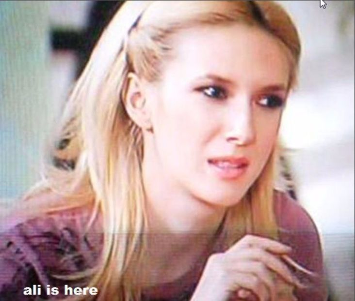 104809960_KSBNAEF - raluca - personaje