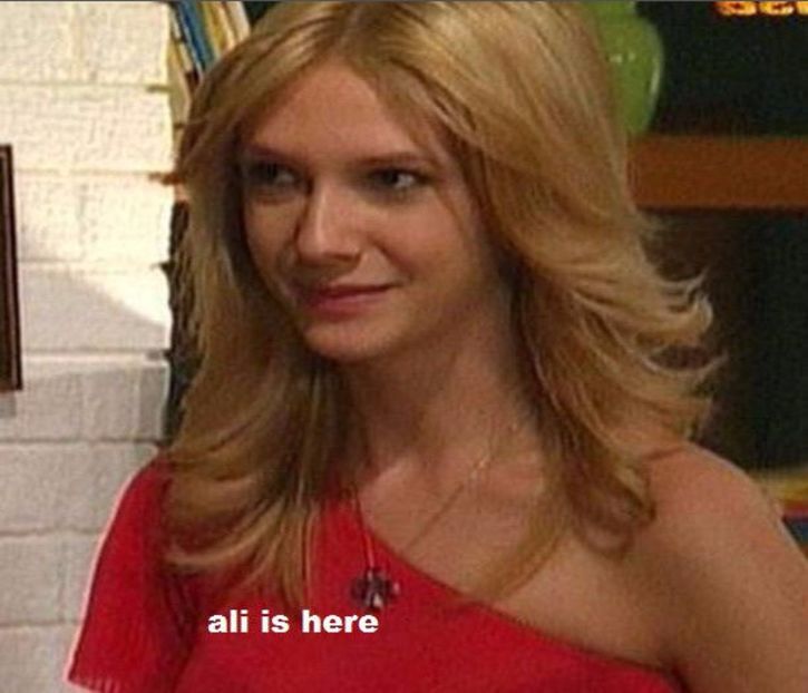 105065956_VZKZIDT - raluca - personaje