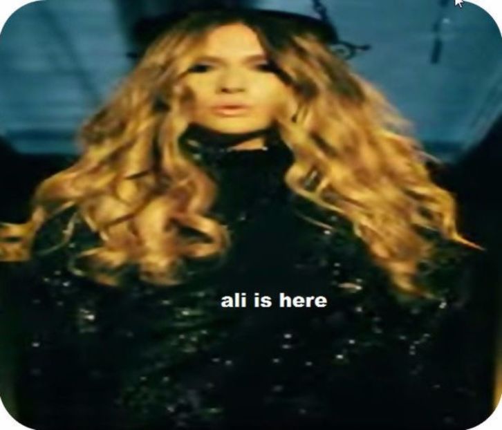 104809374_RFMRJWA - raluca - viata reala