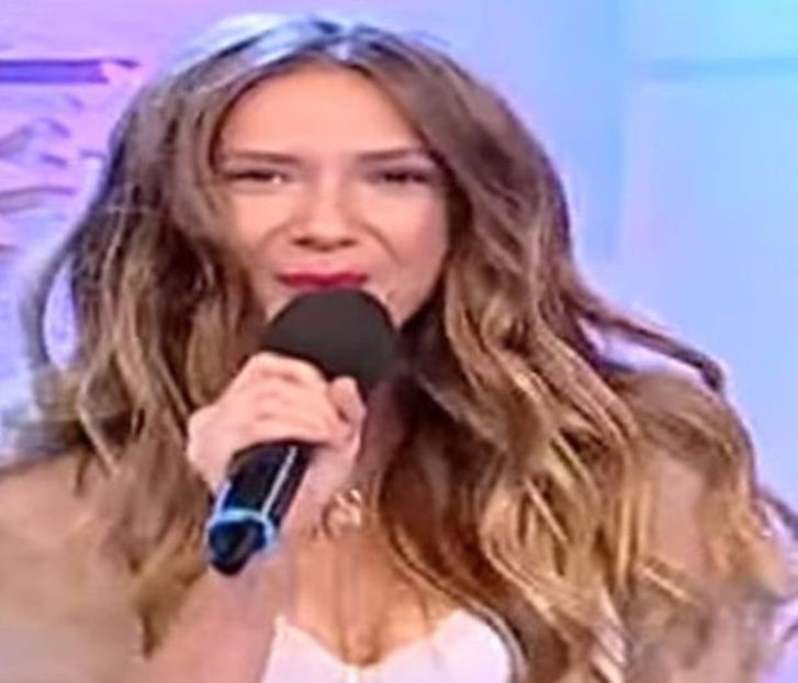 105071453_XXOFKXN - raluca - viata reala