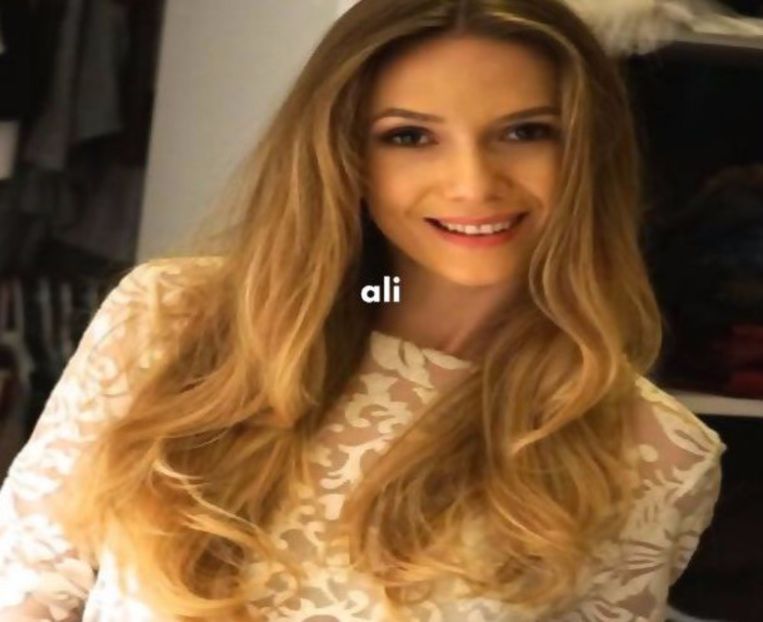 107782860_AKFYGDD3 - raluca - viata reala