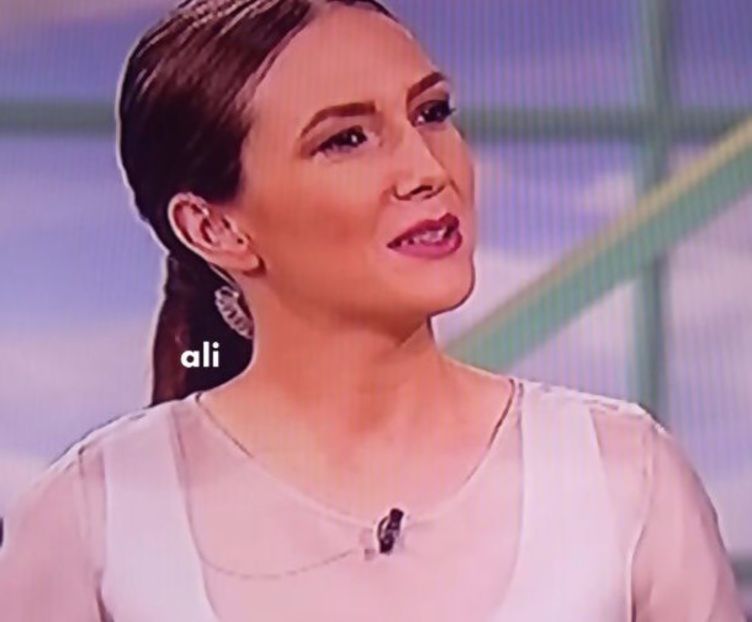 107782874_CKMMDZM3 - raluca - viata reala