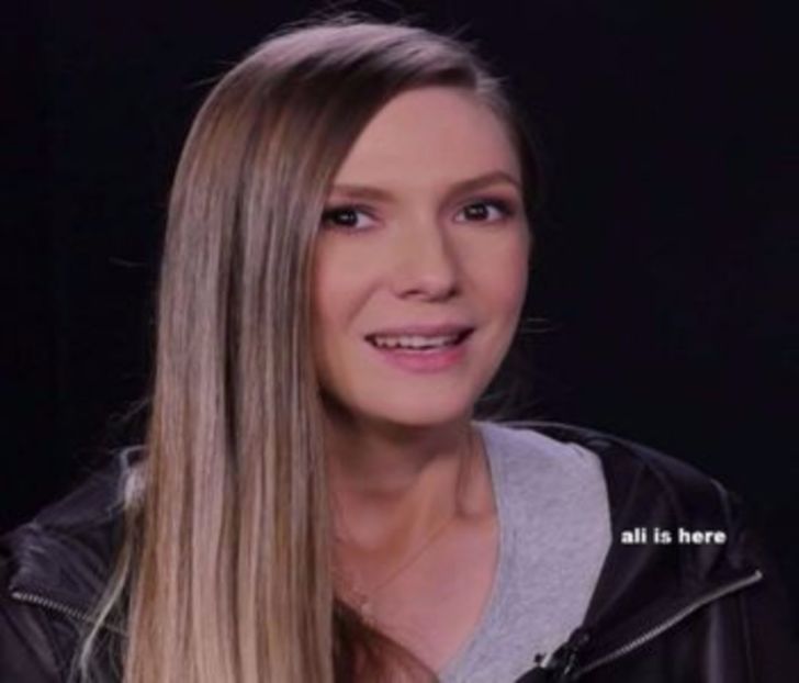 108651469_ELKIFXN - raluca - viata reala