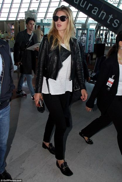 3413A3A900000578-3586698-image-m-169_1463052892702 - doutzen kores s
