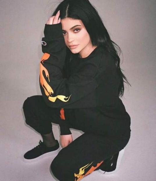 large (9) - kylie jenner