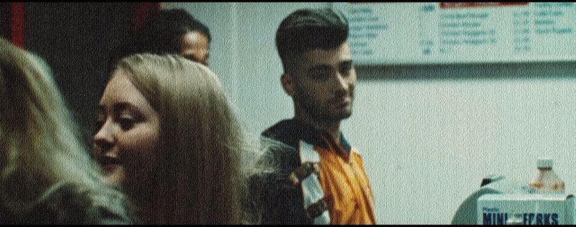 — „Atât de ascultător e de fapt iubiţelul tău?” Privindu-l, observ şi cum un rânjet îi pune - Ep01 l Touch your body with mine