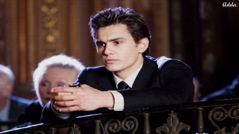 - *nu mai era atent la prietenul sau, se uita la ei cum danseaza strangand din pumn* - xo - Episode 02