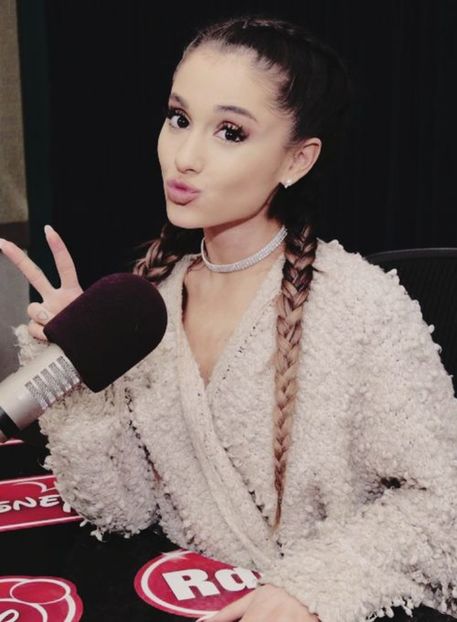 Ariana - Ariana Grande