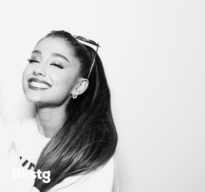 Ariana - Ariana Grande