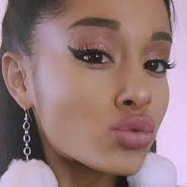  - Ariana Grande cute photos