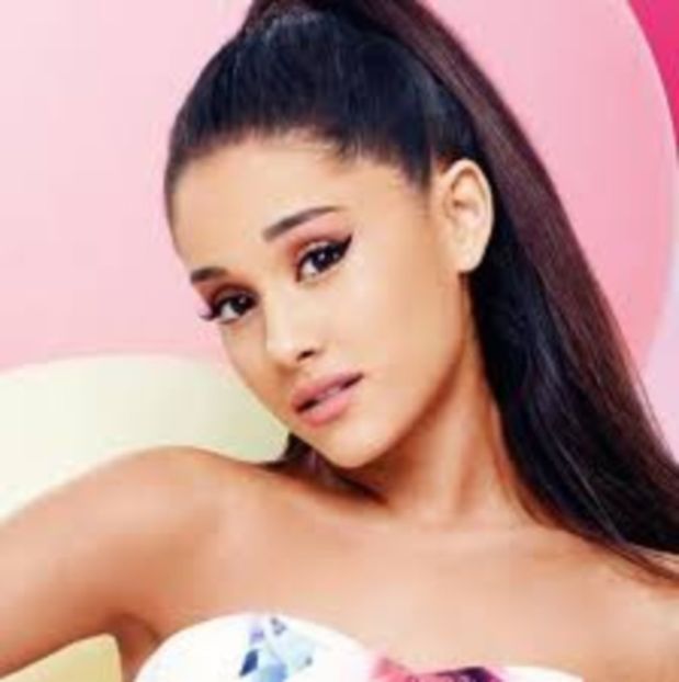  - Ariana Grande cute photos