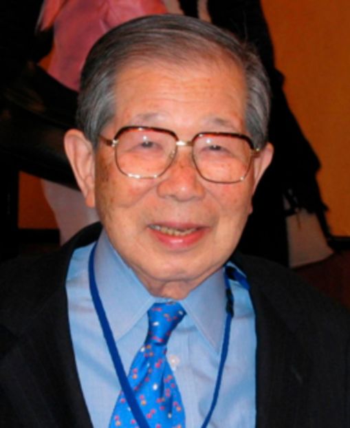 dr-shigeaki-hinohara_blue-shirt - Cel mai longeviv dr din lume