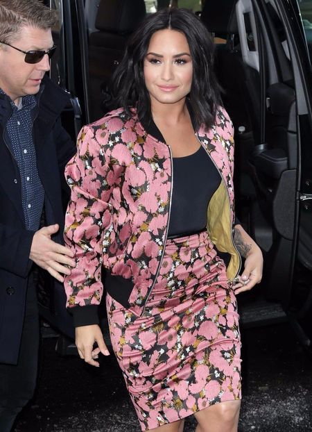  - x 2017 Arriving at AOL Build Speaker Series - March 20