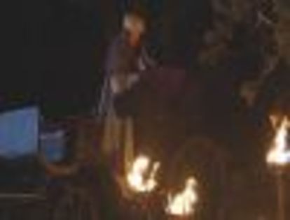 thumb_adela-popescu-si-mihai-petre-danseaza-in-mijlocul-unei-inimi-de-foc-in-aniela-foto_1 - Aniela