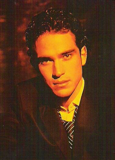 Alfonso Herrera (96)