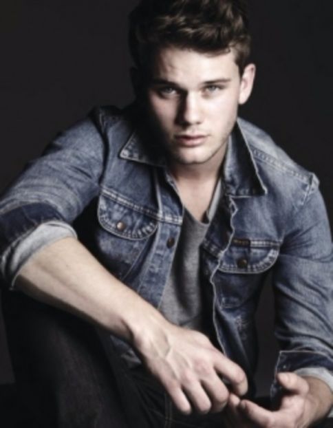 Jeremy Irvine (5) - Jeremy Irvine