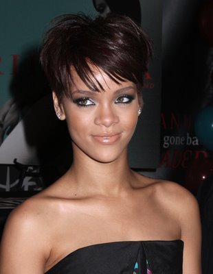 Rihanna_Short_Hair_-_Pixie_Cut[1]
