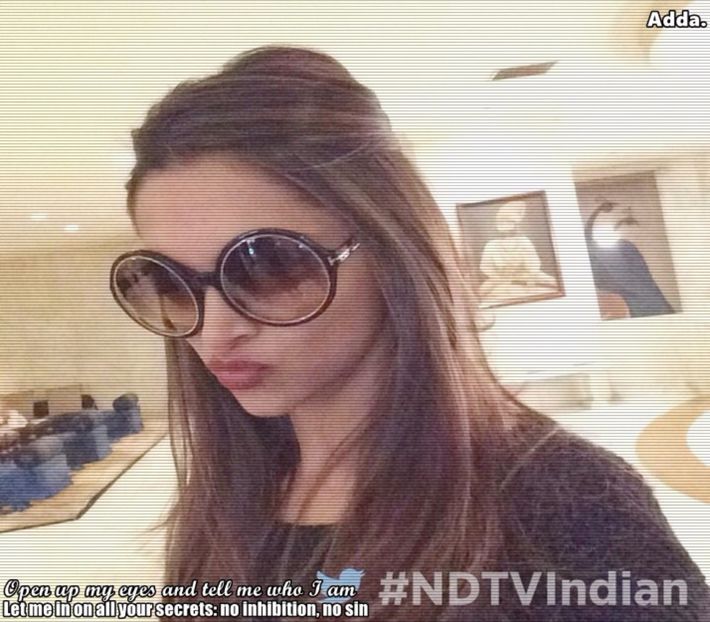 》Bine v-am găsiiiiiiiit pe toți!! =)) ++ Mia Khalifa, tu ești? Pardon, Mia lui Brian. #Jordana. - 01 x strawberry champagne on ice