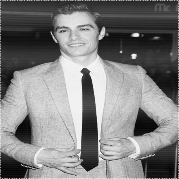 ✧.; —Îşi arcuieşte subtil colţul gurii într-un zâmbet, prefăcându-se iniţial că nu o aude şi întinde - 01 x strawberry champagne on ice