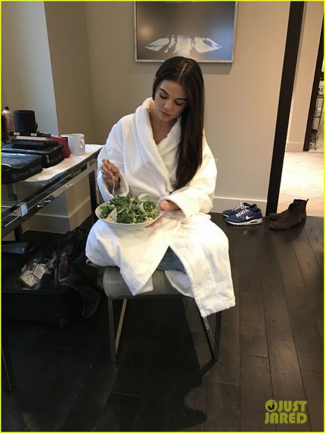 danielle-campbell-nyfw-exclusive-bts-photos-01 - danielle campbell